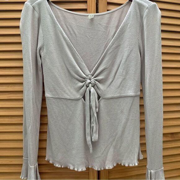 Free People V Neck Long Sleeve Size Medium - Picture 2 of 5